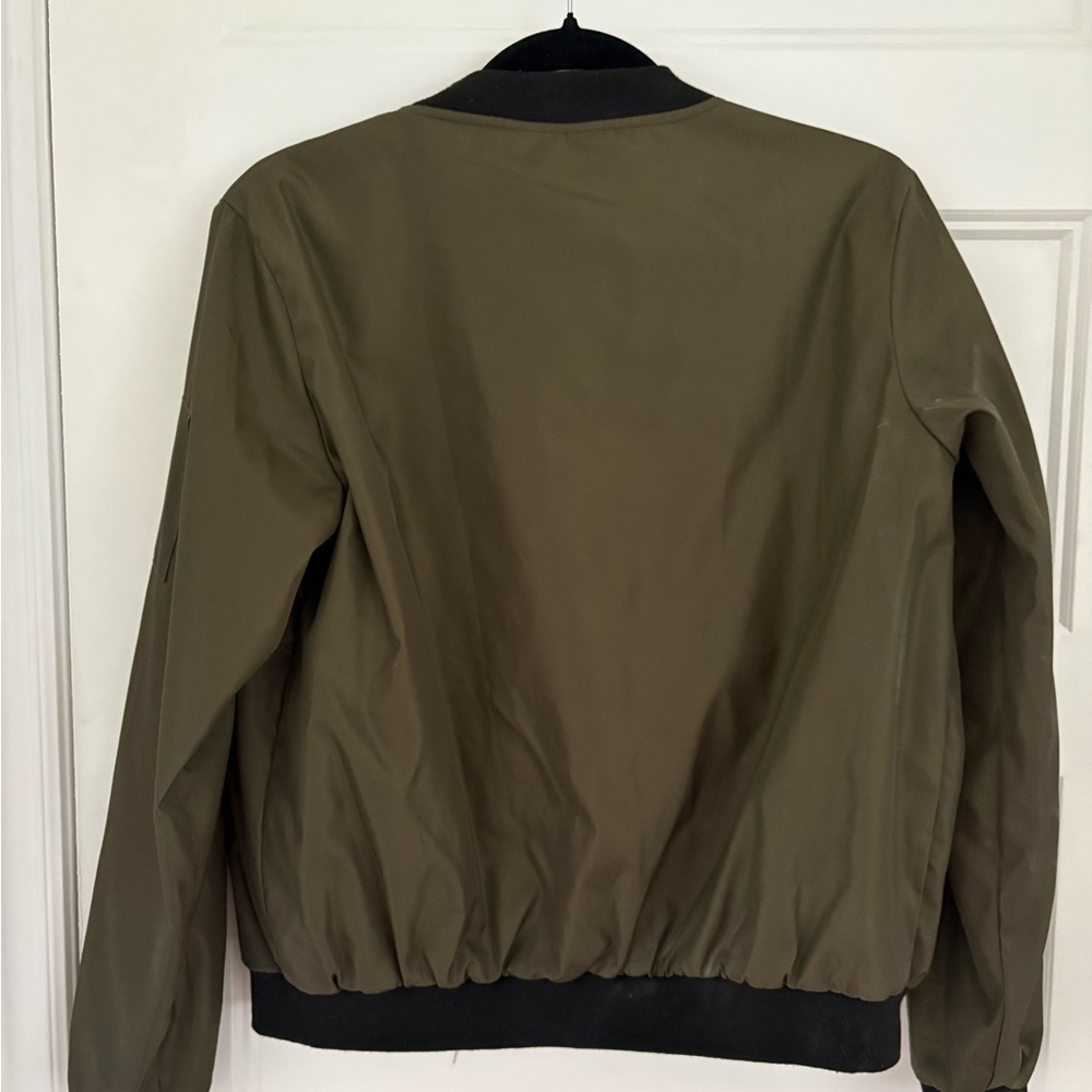 Olive Green Bomber Jacket with Ribbed Cuffs and Stand-Up Collar - Picture 6 of 6